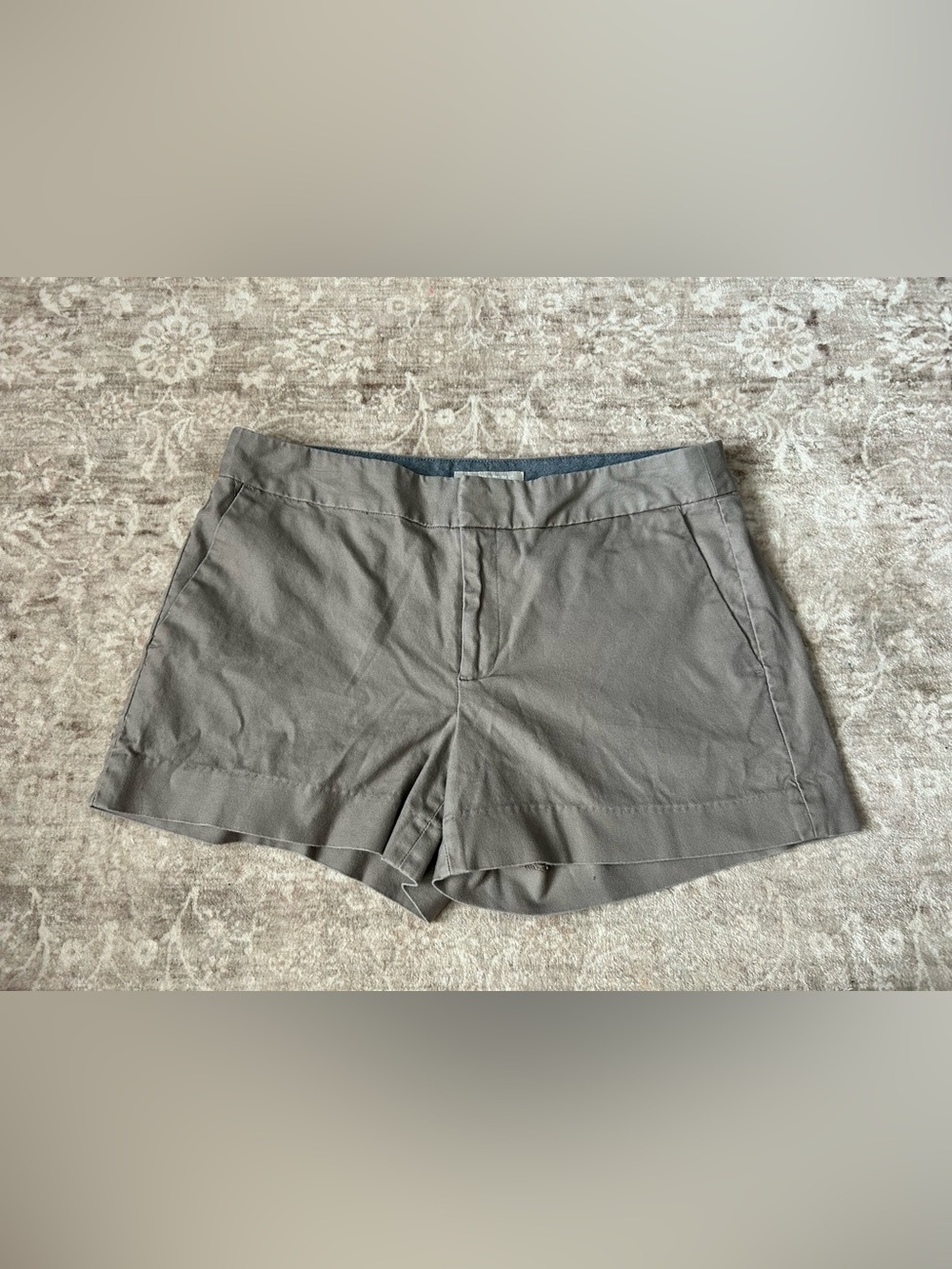 Banana Republic Olive Green Women's Stretch Shorts